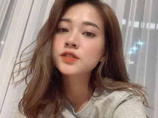 Trương Hoàng Mai Anh và bạn trai Jaykii – em gái mút kem cho bạn trai cực chuyên nghiệp