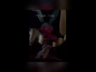 Genz bây giờ buscu public hẳn ngoài công viên