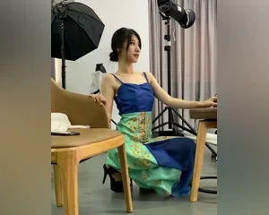 Em mẫu ảnh xinh gái bị anh thợ chụp ảnh địt không cho không kịp thở