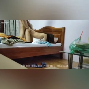 Đưa em vào nhà nghỉ Uống nước dừa có sức để phập nhau