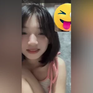 Bé Teen mẫu anh 2k3 mặt xinh da trắng móc cua trong nhà vệ sinh