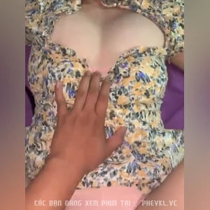 Cặp bồ em giáo viên chồng đi nước ngoài có nhu cầu sinh lý mạnh