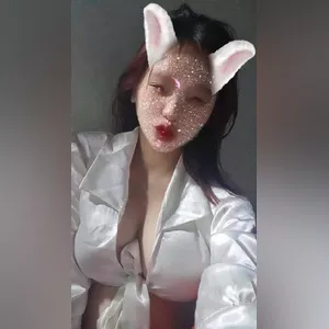 Phạm Thanh Trà nửa đêm nứng bím