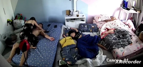 Chồng mệt ngủ say vợ vẫn đè ra chịch cho bằng được