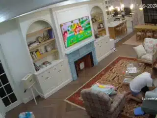 Hack Camera gia đình vợ chồng thỏa mãn dục vọng trước mặt con thơ