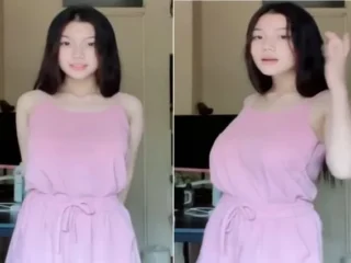 Việt Thúy Thanh với quả mông chất lượng doggy cứ gọi là Phê lòi