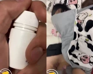 Cha dượng và kế hoạch địt con gái riêng của vợ