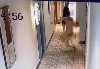 Không chịu được nhiệt em gái gọi bỏ của cháy lấy người nhưng bất thành