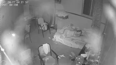 [SỐC] Bố dượng chơi cả mẹ lẫn con gái nuôi