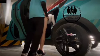 Vkcklananh9496 bị anh tài xế Xanh SM đụ ngay trên xe