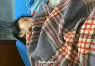 Lén lút nhét cu vào bướm em gái họ khi đang ngủ say