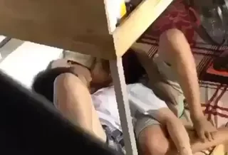 Quay lén cặp đổi sinh viên trong kỹ túc xã