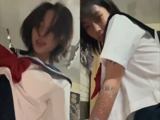 Em nhân viên và anh chủ quán tattoo trong bộ nữ sinh dâm đãng