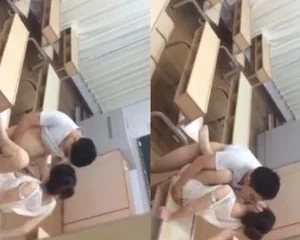 Quay lén 2 bé học sinh chịch nhau trong lớp học